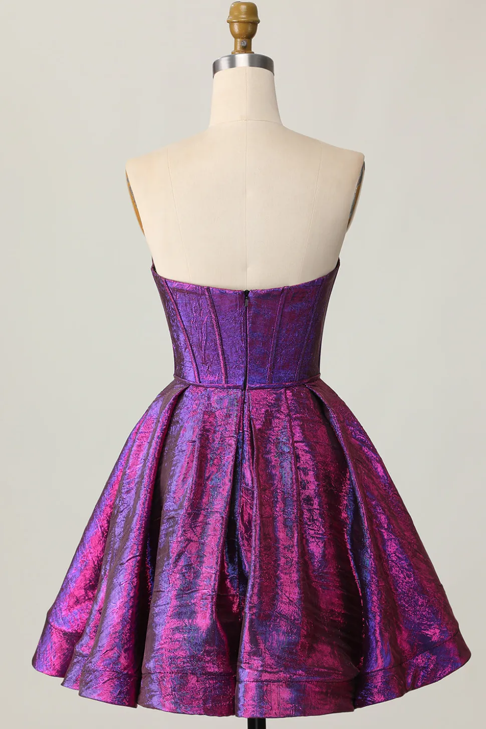 Espartilho Metálico Roxo Escuro Sem Alças Um Vestido Homecoming Linha