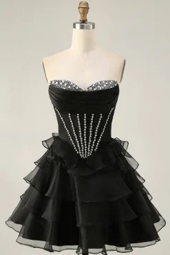 Espartilho preto sem alças em camadas uma linha curto Homecoming Dress com frisos