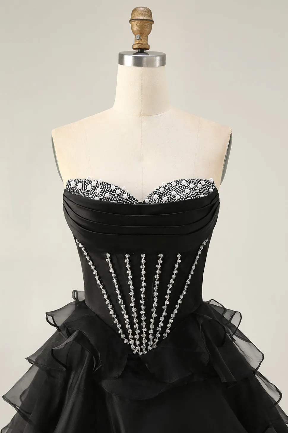Espartilho preto sem alças em camadas uma linha curto Homecoming Dress com frisos