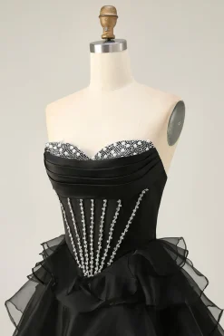 Espartilho preto sem alças em camadas uma linha curto Homecoming Dress com frisos