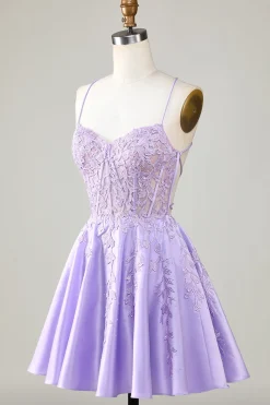 Espartilho roxo A-Line cetim curto homecoming vestido com renda