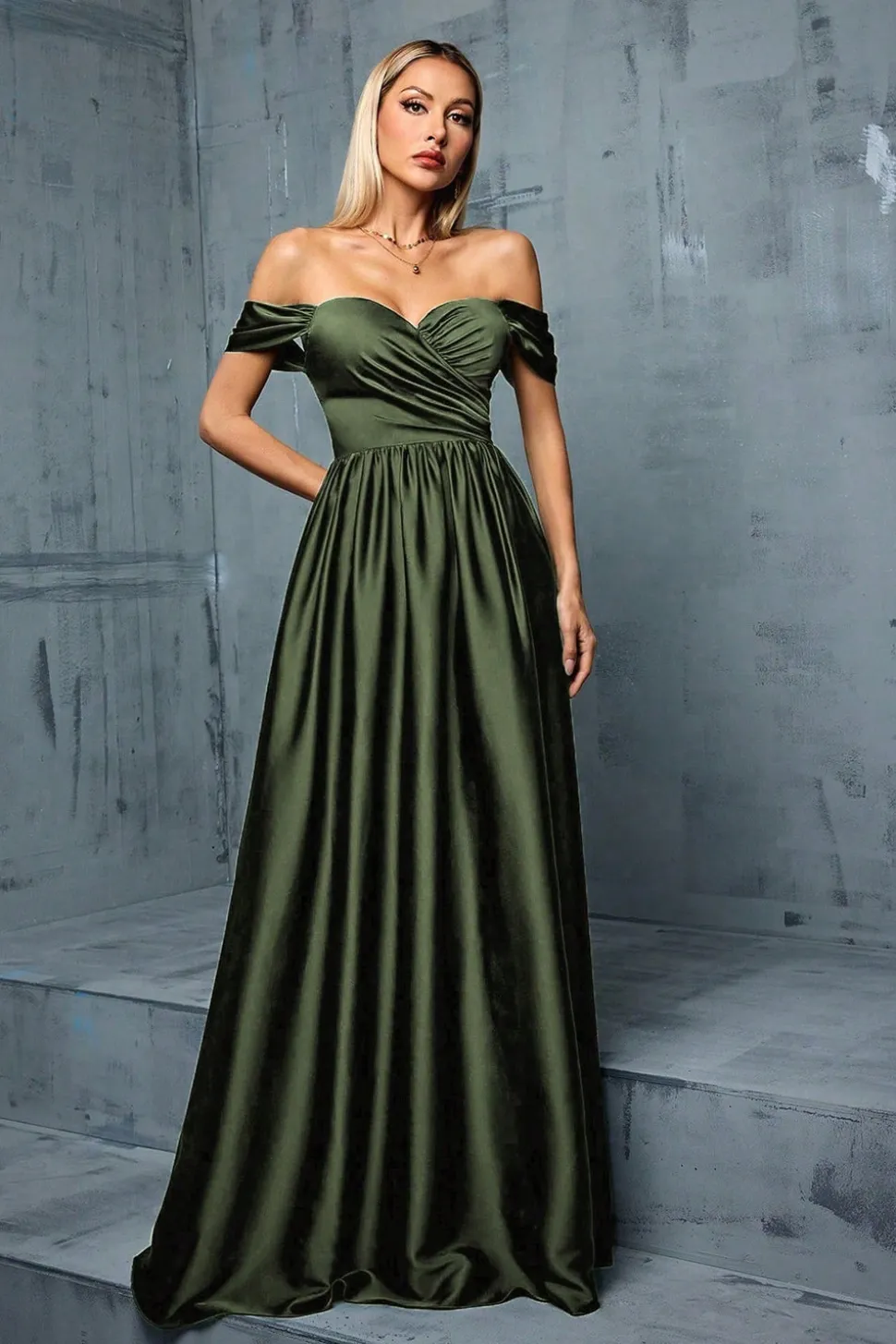 Exército Verde Fora do Ombro Cetim A-Line Long Prom Dress