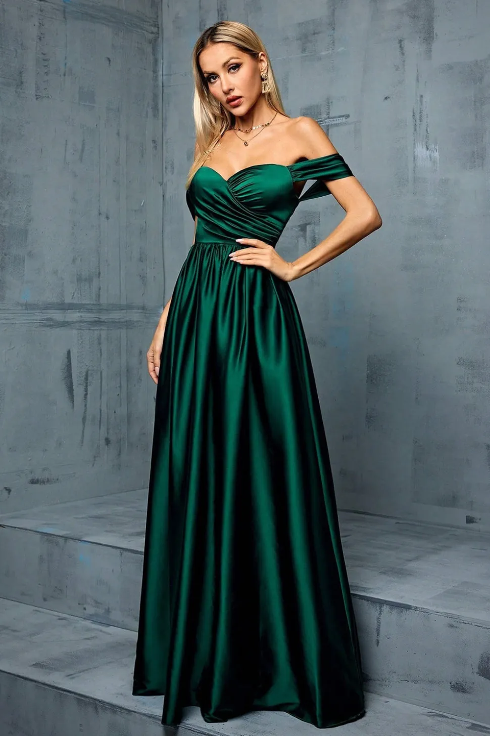 Exército Verde Fora do Ombro Cetim A-Line Long Prom Dress
