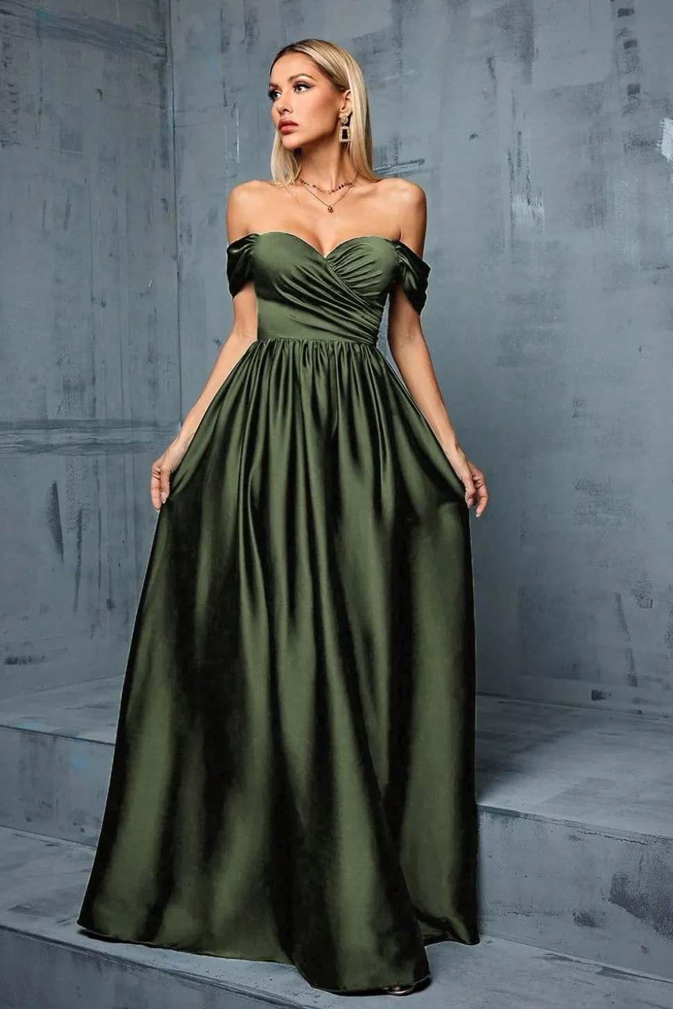 Exército Verde Fora do Ombro Cetim A-Line Long Prom Dress