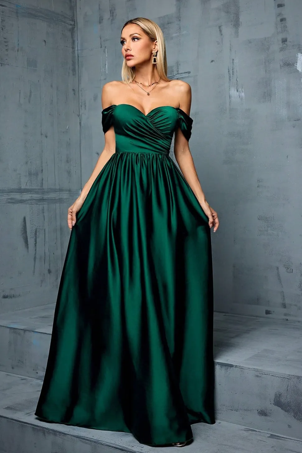 Exército Verde Fora do Ombro Cetim A-Line Long Prom Dress