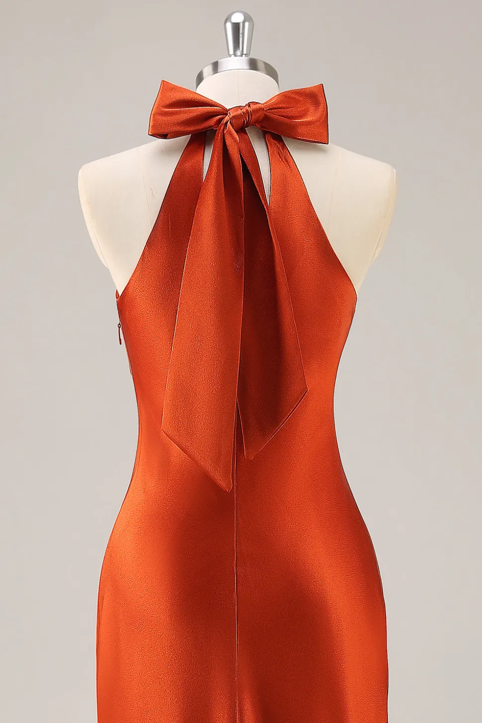 Ferrugem cetim Halter Sereia longo vestido de dama de honra com arco