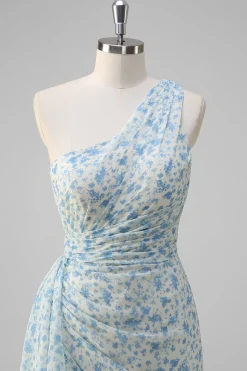 Flor azul branca um ombro vestido de dama de honra com fenda