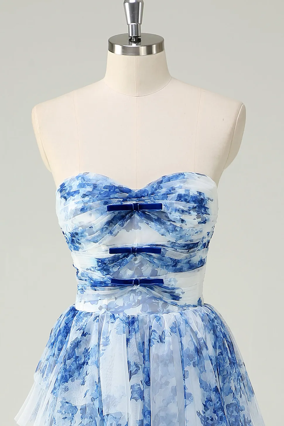 Flor Azul Branca Uma Linha Strapless Tiered Prom Dress