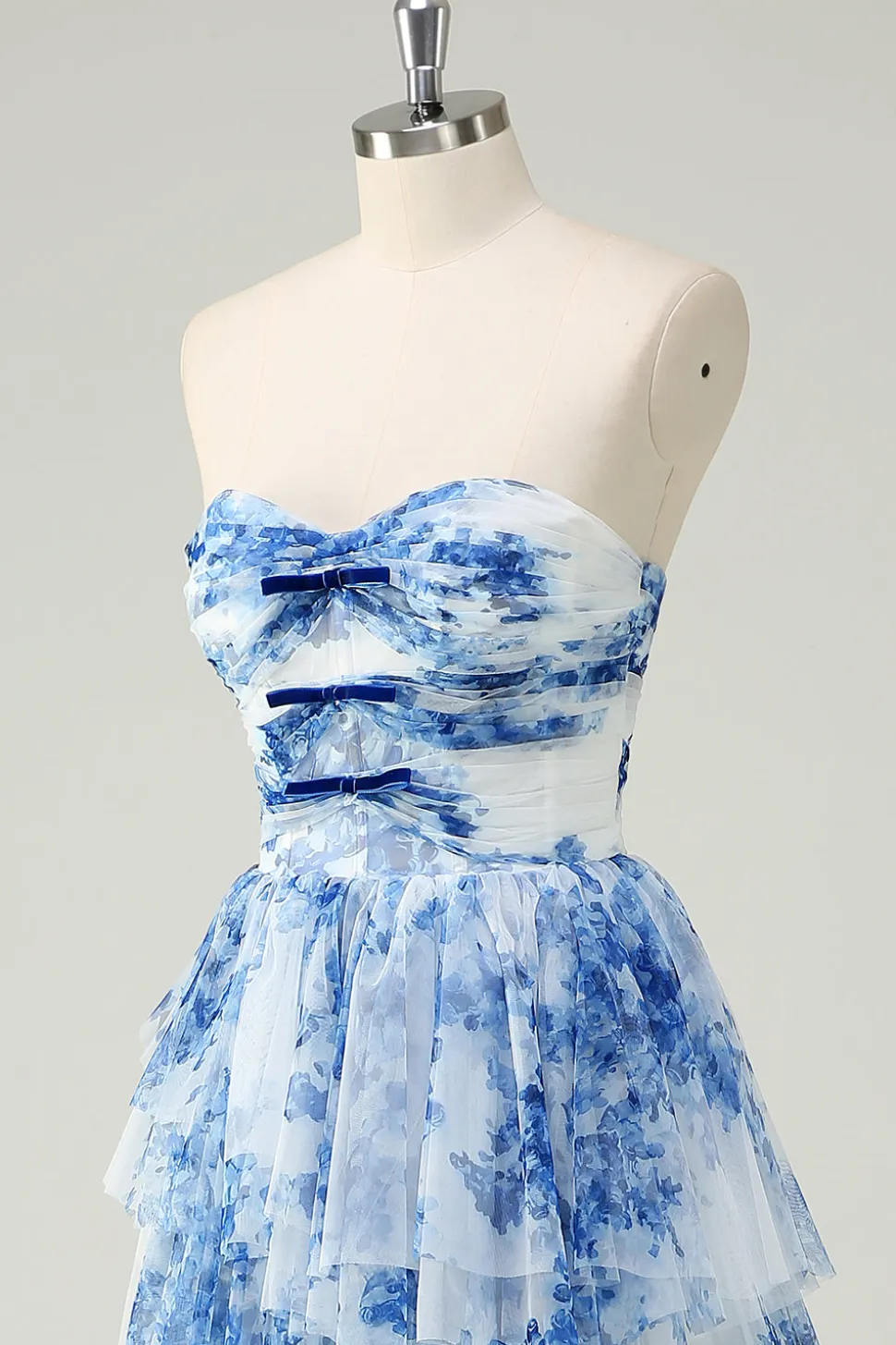 Flor Azul Branca Uma Linha Strapless Tiered Prom Dress