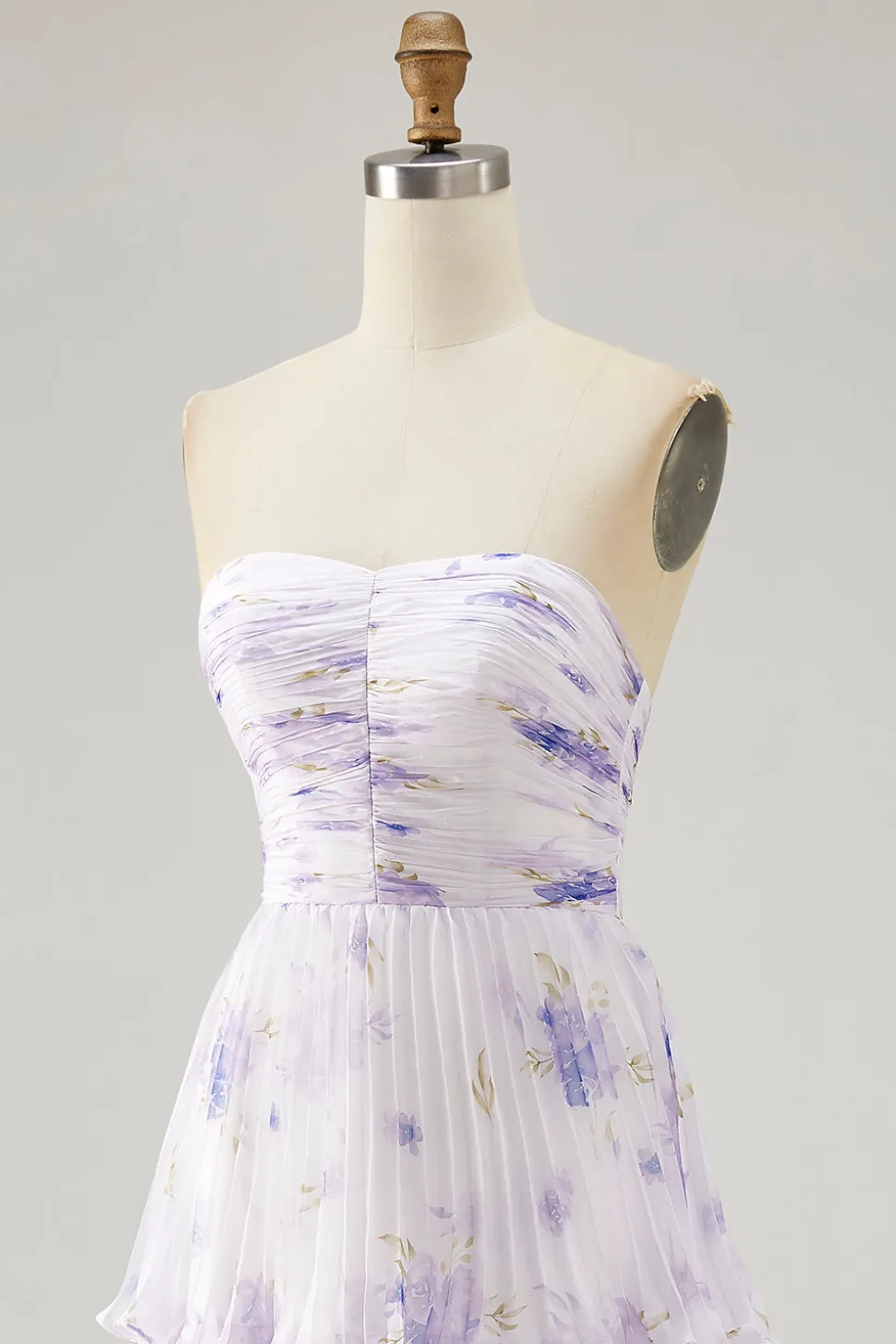 Flor de lavanda em camadas Uma linha sem alças plissado vestido de dama de honra