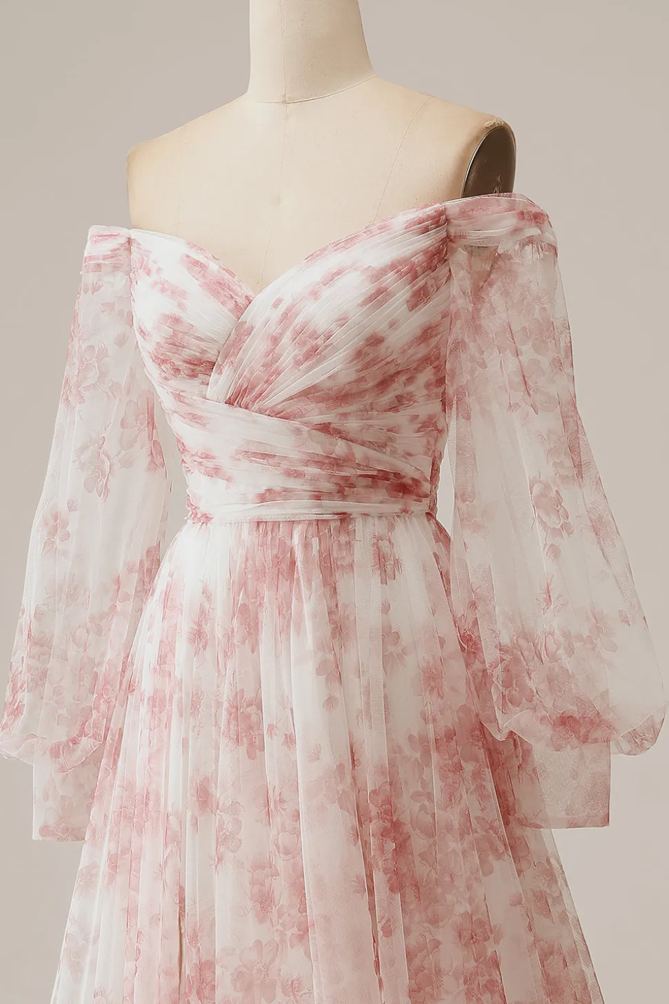 Flor de marfim Uma linha fora do ombro plissado vestido de noiva floral com mangas compridas