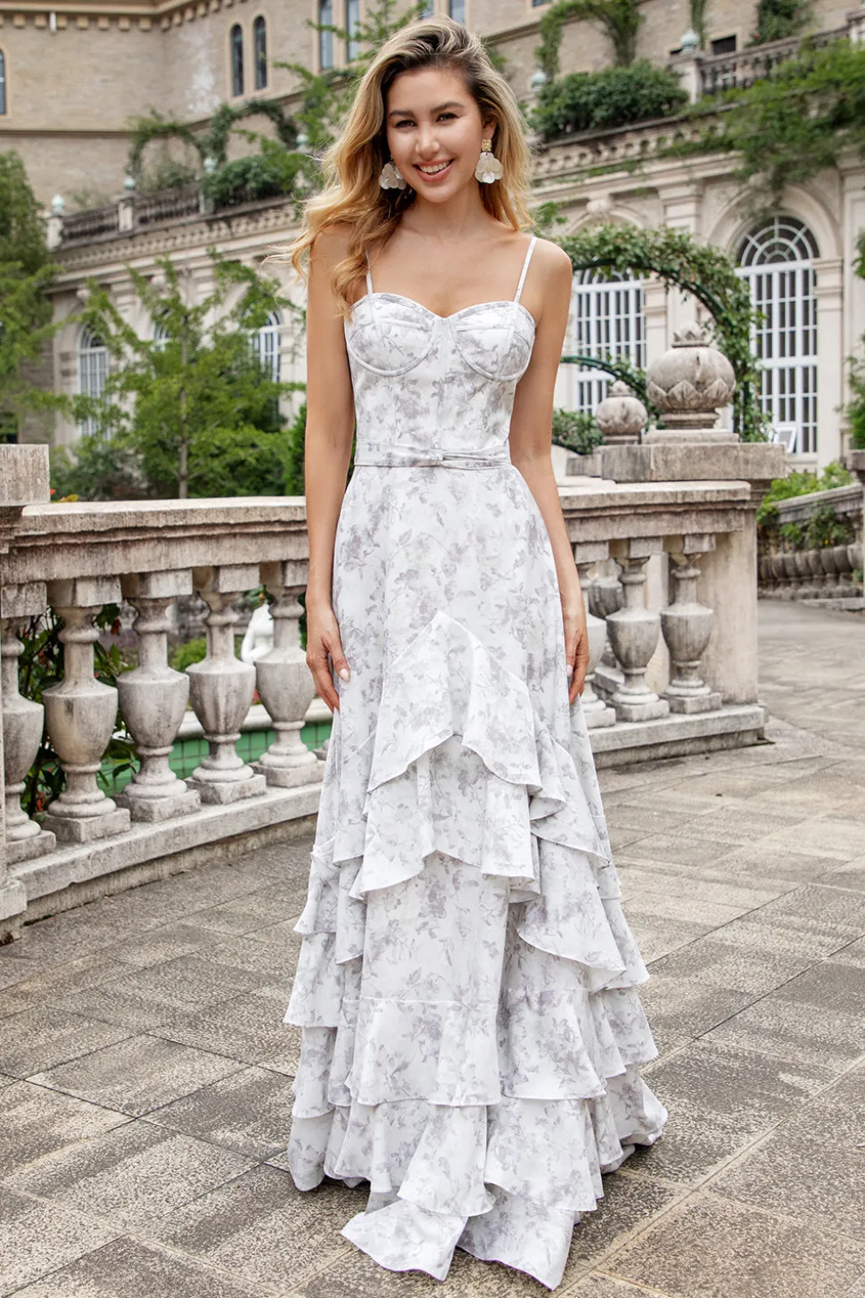 Flor marrom branca Uma linha espaguete alças vestido de dama de honra com babados