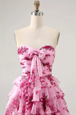 Flor rosa A-line Strapless Tiered Short Homecoming Dress com arco frontal
