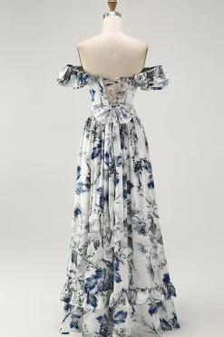 Floral azul babado fora do ombro um vestido de dama de honra linha
