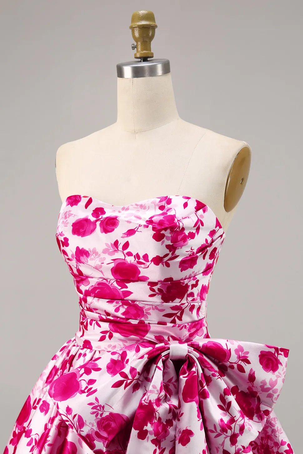 Floral Fuchsia Strapless Uma linha Homecoming Dress com arco