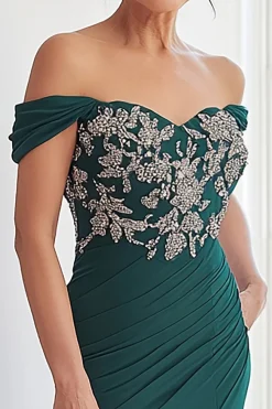 Fora do ombro frisado verde escuro chiffon longo mãe do vestido da noiva