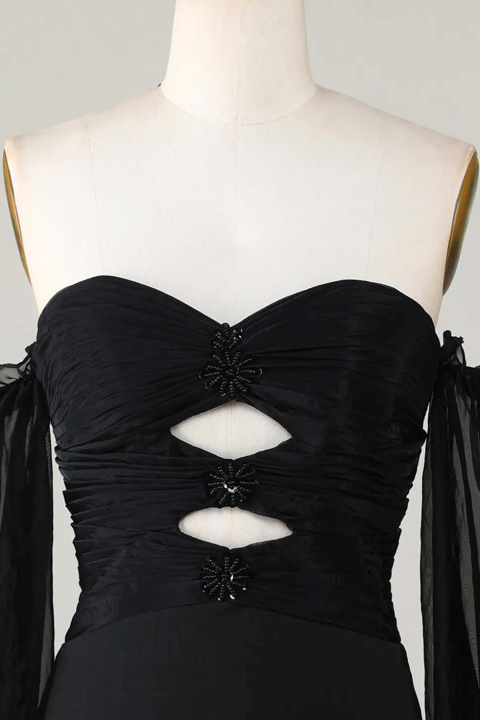Fora do ombro Keyhole vestido preto Homecoming com frisos