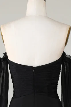 Fora do ombro Keyhole vestido preto Homecoming com frisos