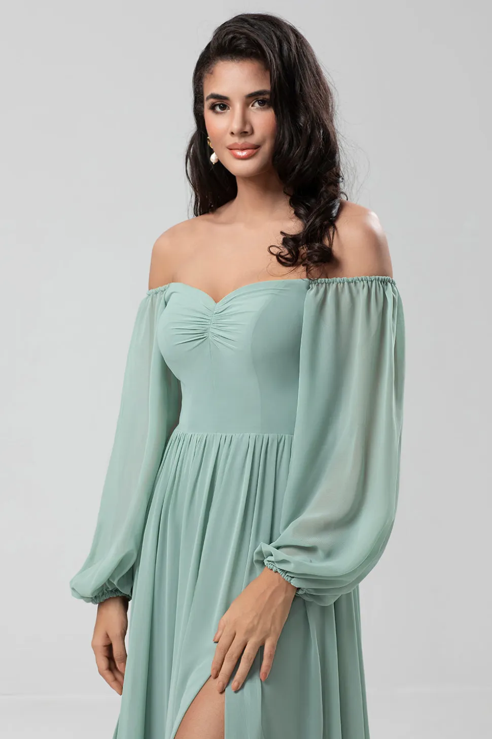 Fora do ombro mangas compridas vestido verde Bridemaid com fenda