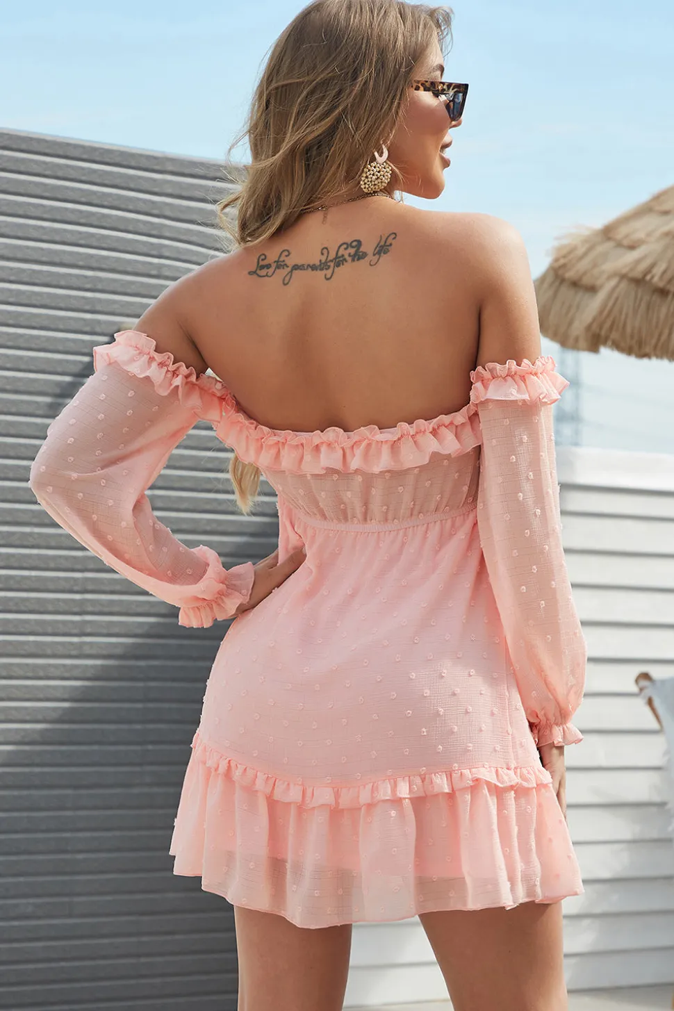 Fora do vestido de homecoming blush ombro com orelha de madeira jacquard