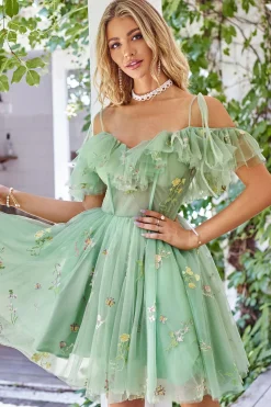 Fora dos Folhos de Ombro Tule Homecoming Dress com Bordado