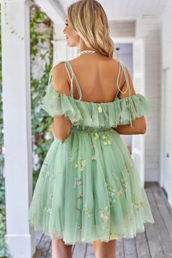 Fora dos Folhos de Ombro Tule Homecoming Dress com Bordado