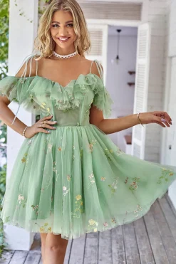 Fora dos Folhos de Ombro Tule Homecoming Dress com Bordado