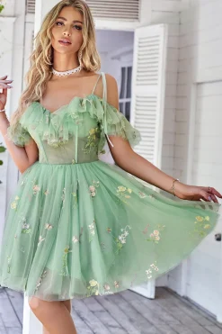 Fora dos Folhos de Ombro Tule Homecoming Dress com Bordado