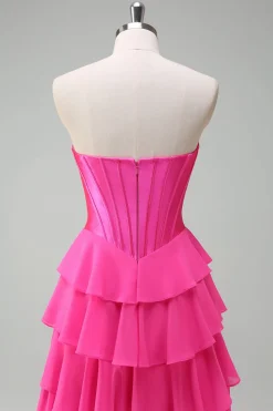 Fuchsia A Line Strapless Corset Tiered Prom Dress com Folhos