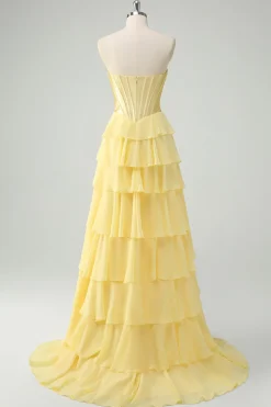 Fuchsia A Line Strapless Corset Tiered Prom Dress com Folhos