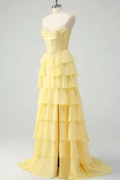 Fuchsia A Line Strapless Corset Tiered Prom Dress com Folhos
