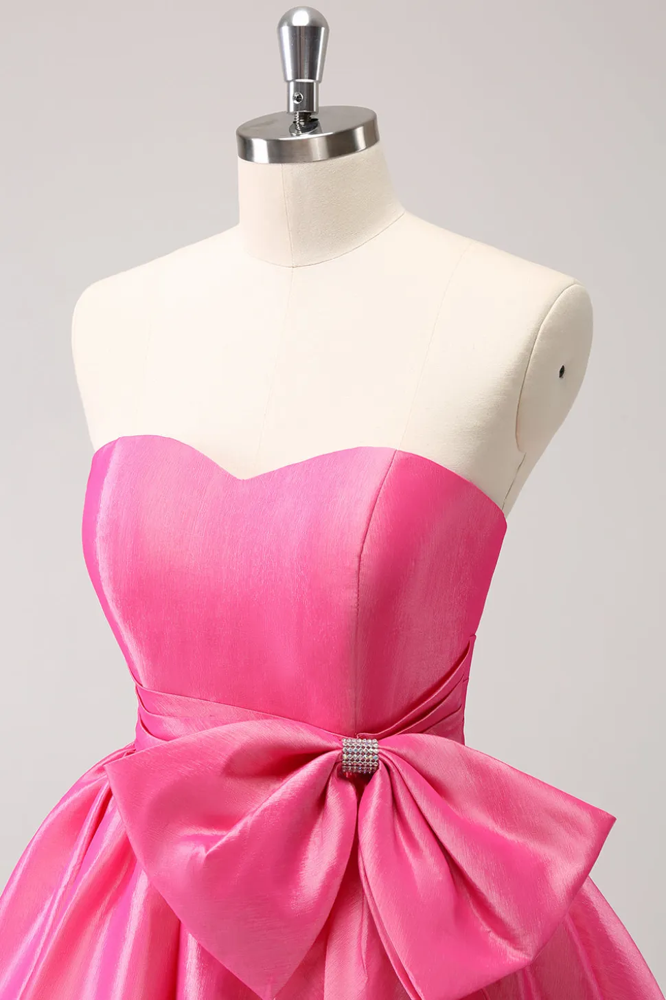 Fuchsia A-Line Strapless Ruffle Vestido Curto Homecoming com Arco