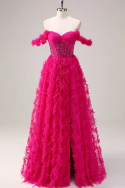 Fuchsia A-Line Tiered Off the Shoulder Long Corset Prom Dress com Missangas