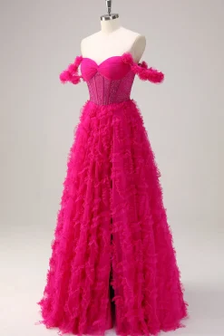 Fuchsia A-Line Tiered Off the Shoulder Long Corset Prom Dress com Missangas