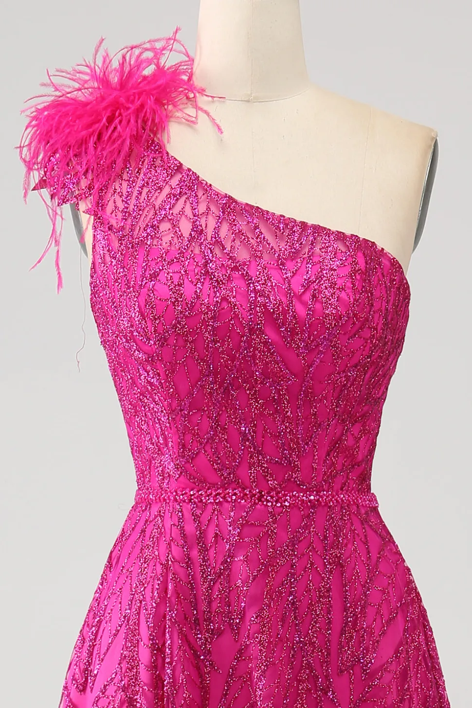 Fuchsia A-Line Um ombro pena lantejoulas longo vestido de baile com fenda