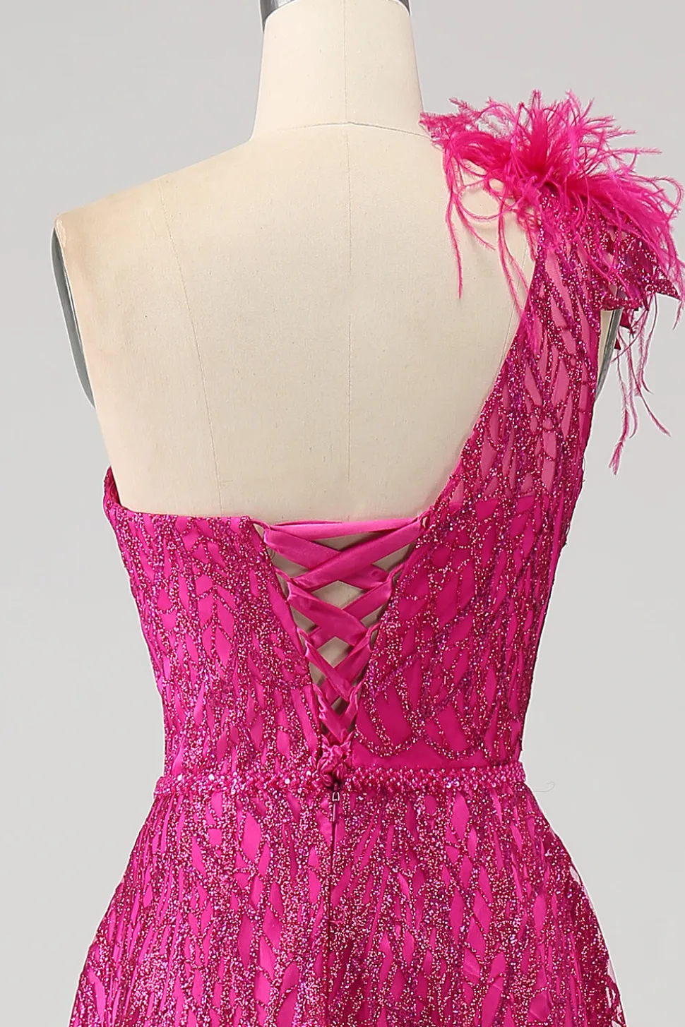 Fuchsia A-Line Um ombro pena lantejoulas longo vestido de baile com fenda