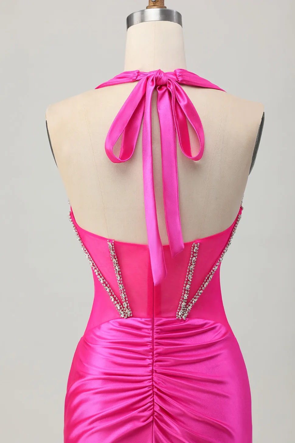 Fuchsia Bodycon Halter Backless cetim Homecoming vestido com strass