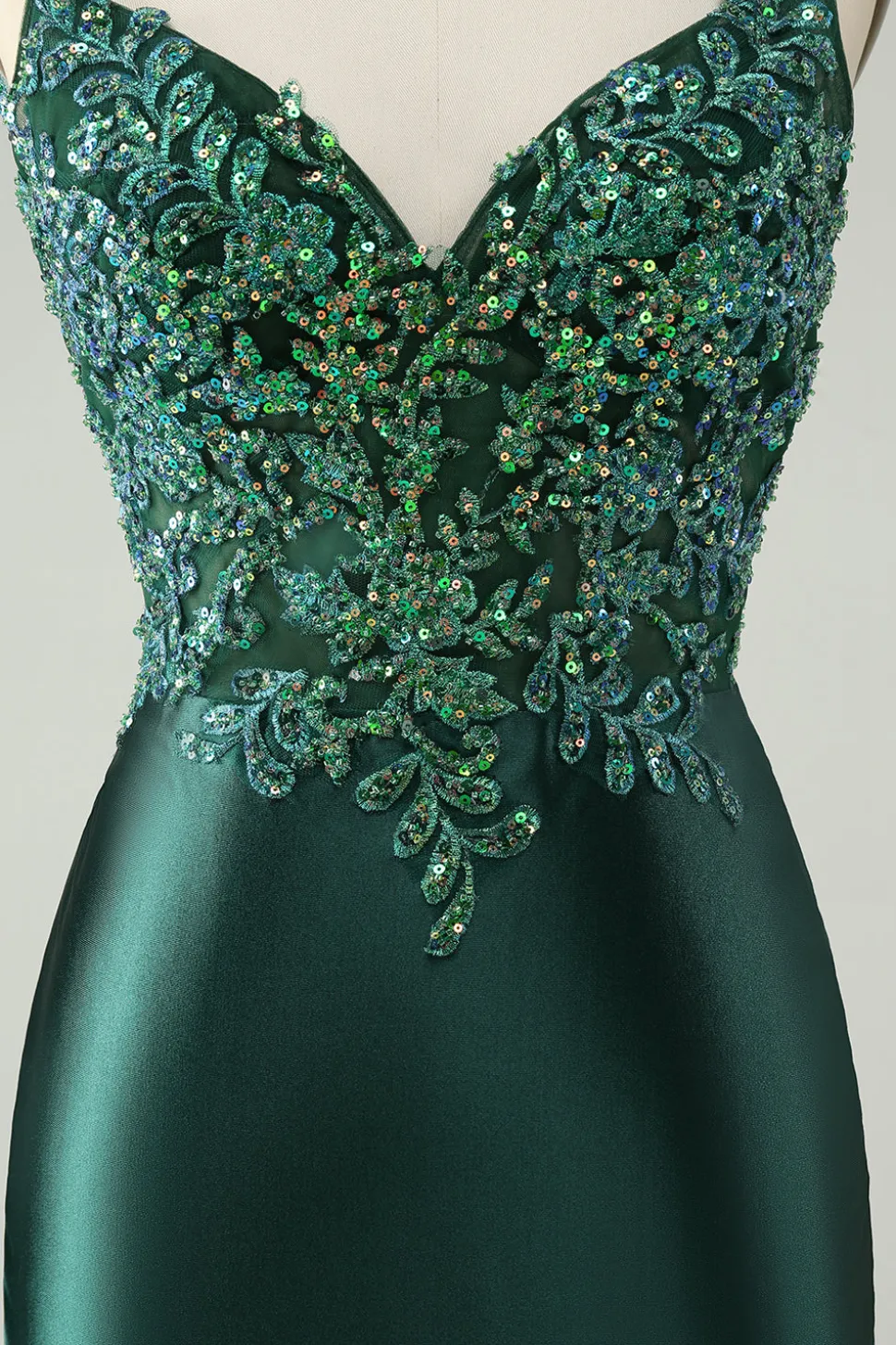 Glitter Verde Escuro Apertado V Pescoço Vestido Curto Homecoming com Sequins