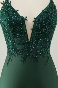 Glitter verde escuro apertado V pescoço frisado Homecoming Dress