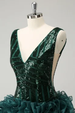 Glitter Verde Escuro V Neck Sequins Homecoming Dress com Folhos Destacáveis