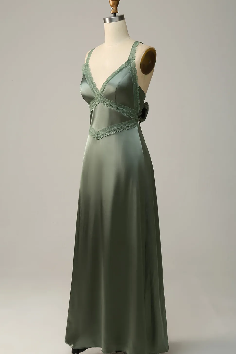 Gola em V Dusty Verde Vestido de Dama de Honor Renda