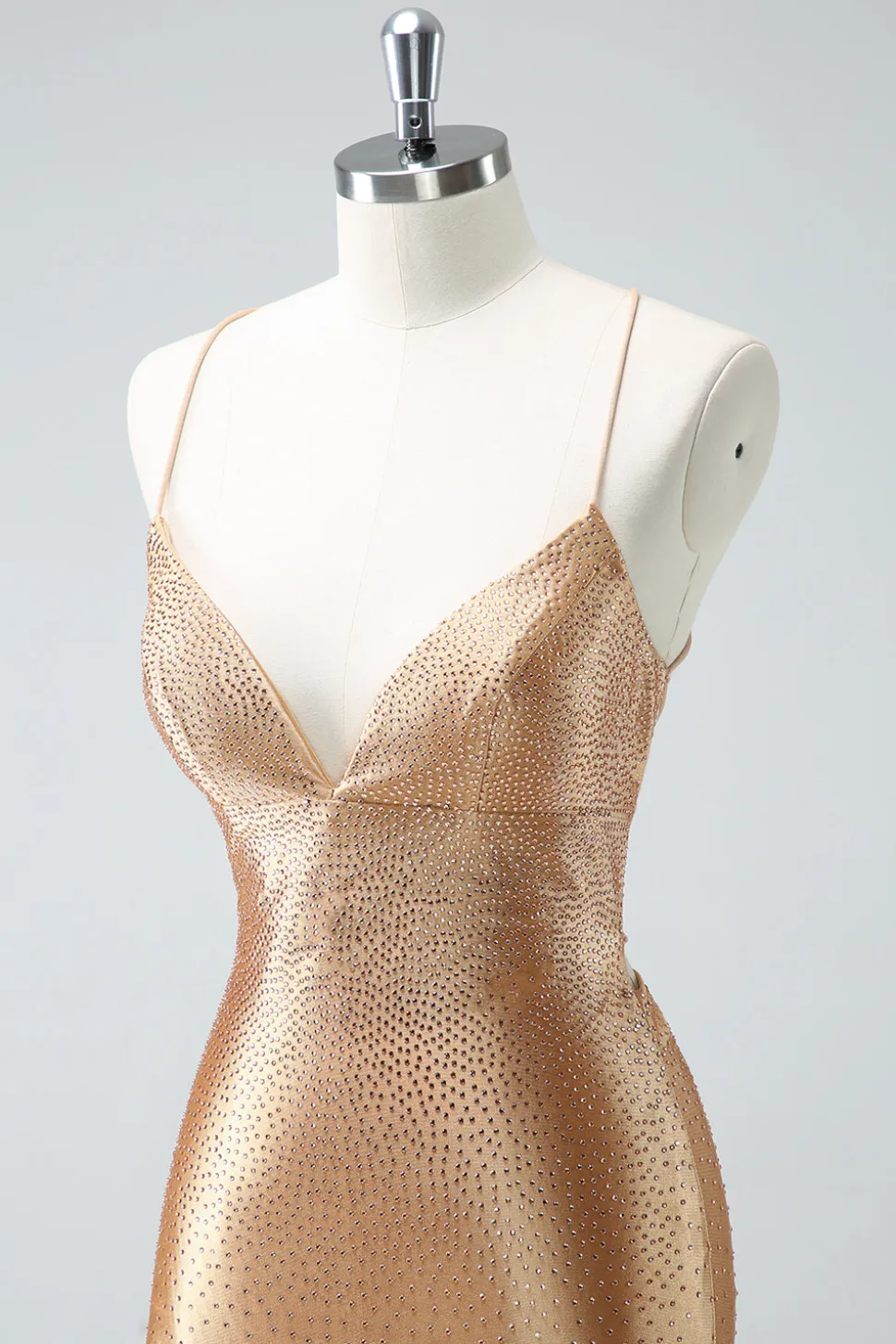 Golden Bodycon Esparguete Correias Ruched Missanga Homecoming Dress com renda para trás