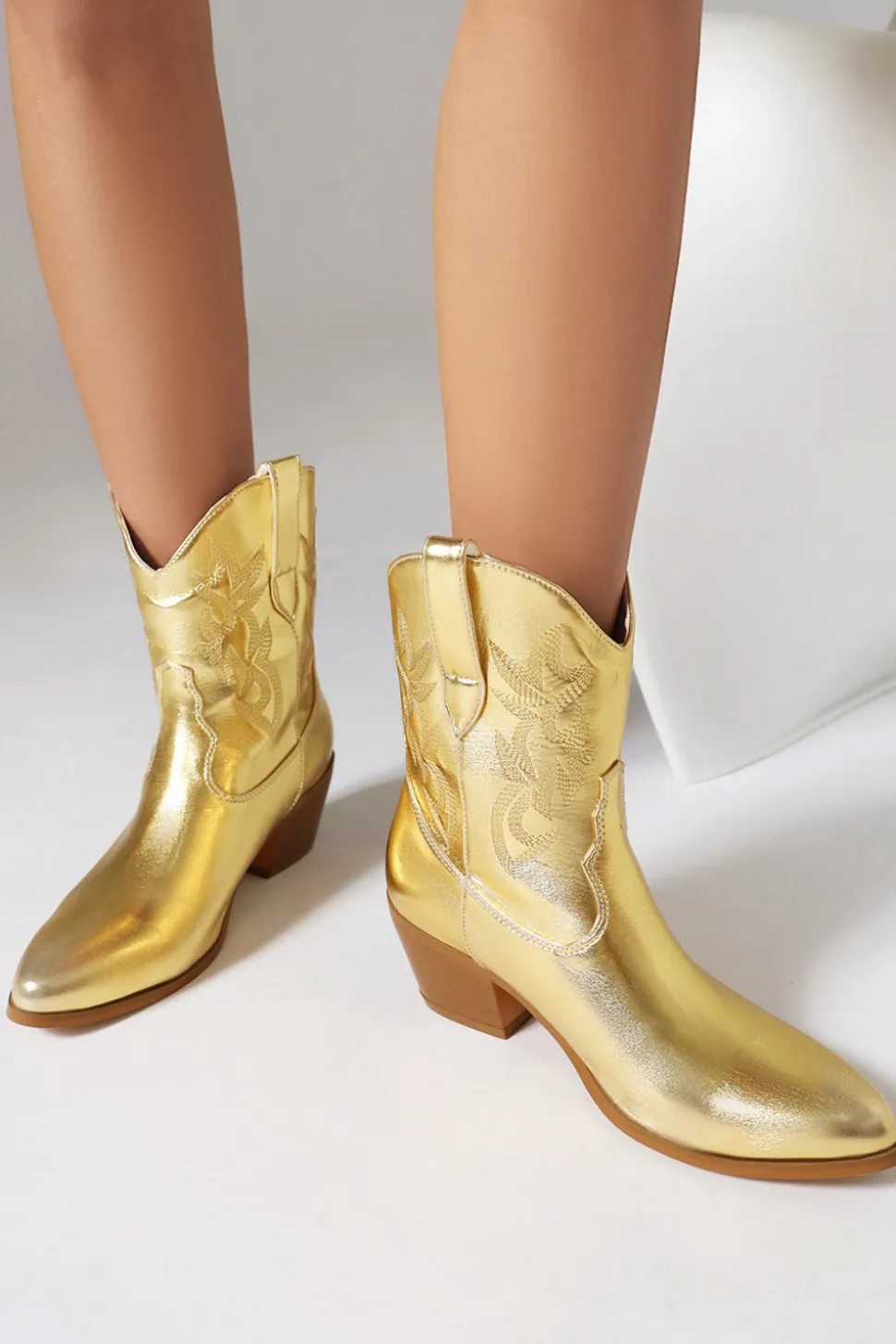 Golden Low Chunky Heel Western Cowgirl Botas