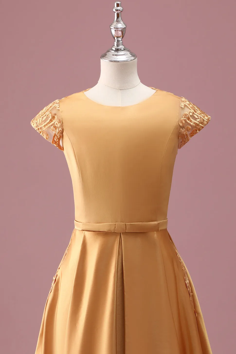 Golden Round Neck Chiffon Uma Linha Mangas Curtas Junior Vestido Madrinha
