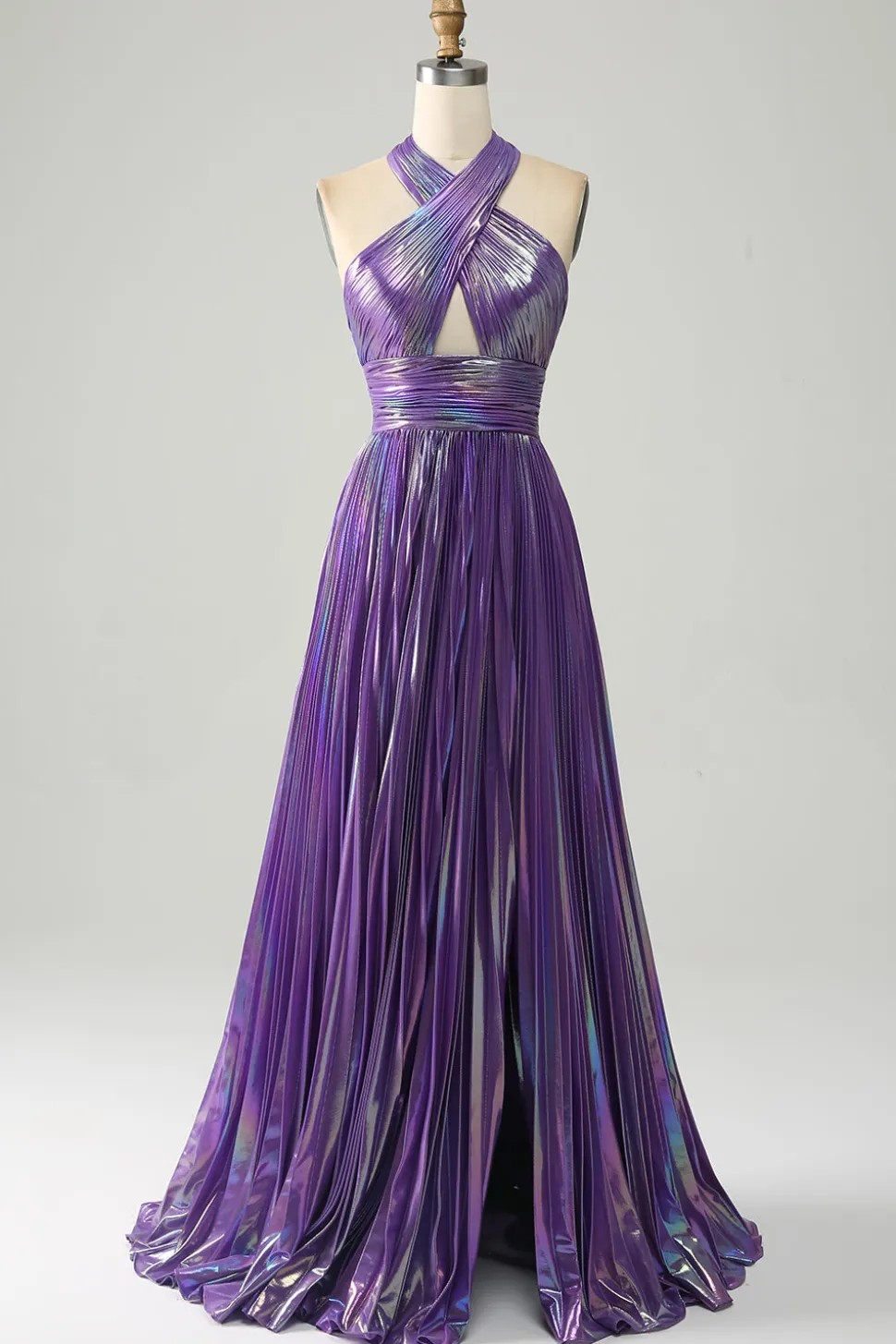Halter roxo brilhante um vestido de baile de formatura de linha com pregas