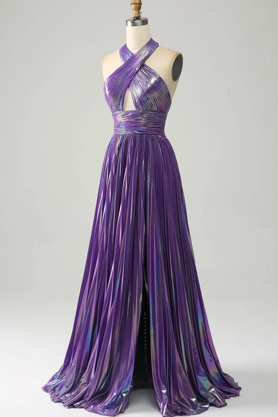 Halter roxo brilhante um vestido de baile de formatura de linha com pregas