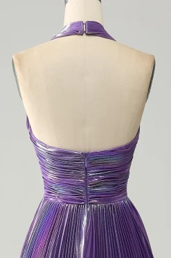 Halter roxo brilhante um vestido de baile de formatura de linha com pregas