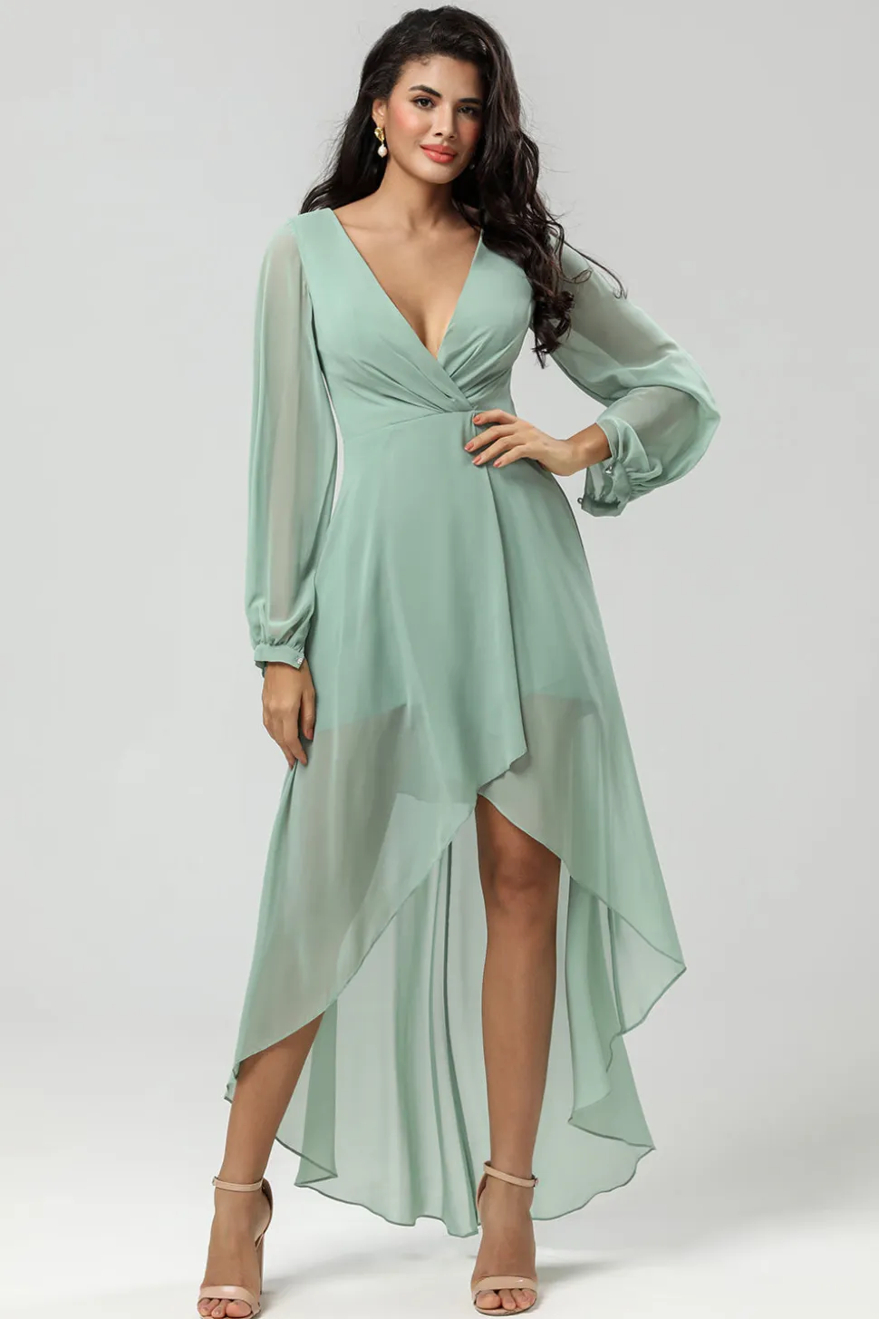 High-low Chiffon Uma linha vestido verde dama de honra com mangas compridas