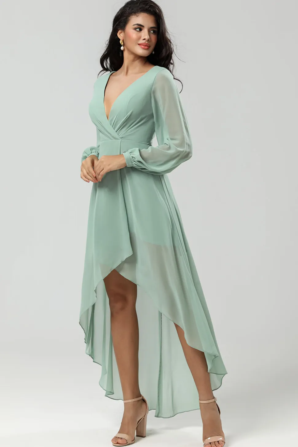 High-low Chiffon Uma linha vestido verde dama de honra com mangas compridas