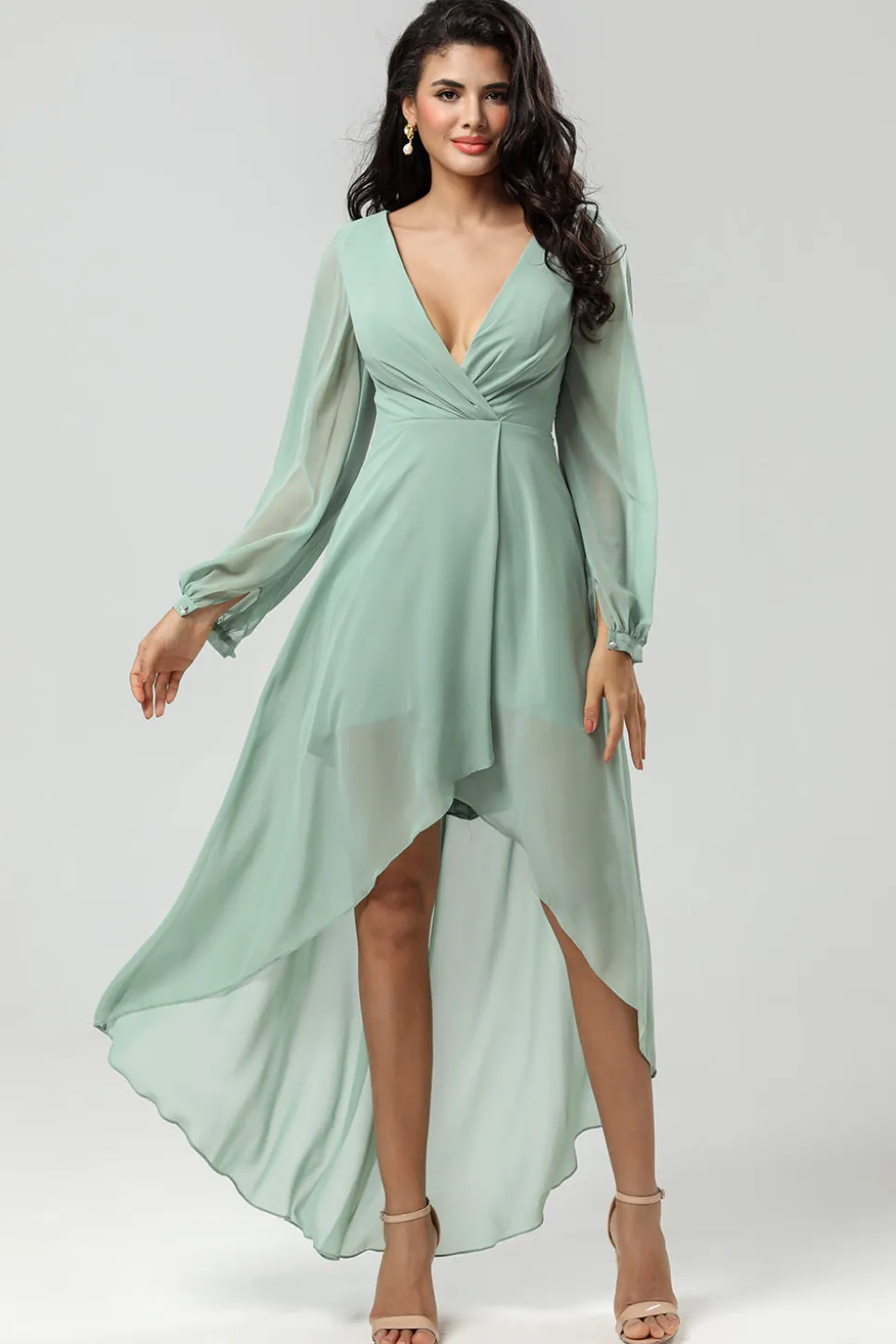 High-low Chiffon Uma linha vestido verde dama de honra com mangas compridas